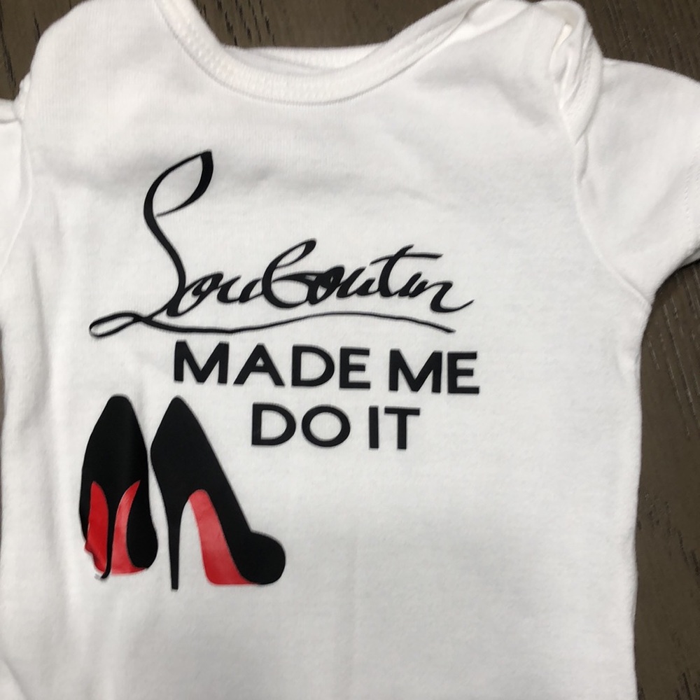 Cute onesie - Picture 2 of 4
